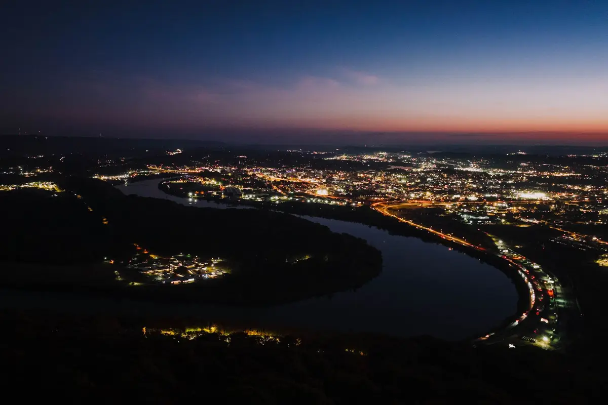 Clarksville, Tennessee skyline at night
