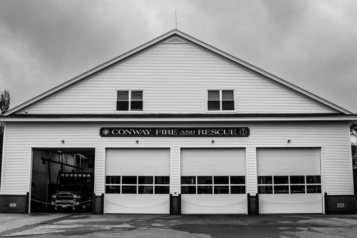 Modern architecture in Derry, New Hampshire