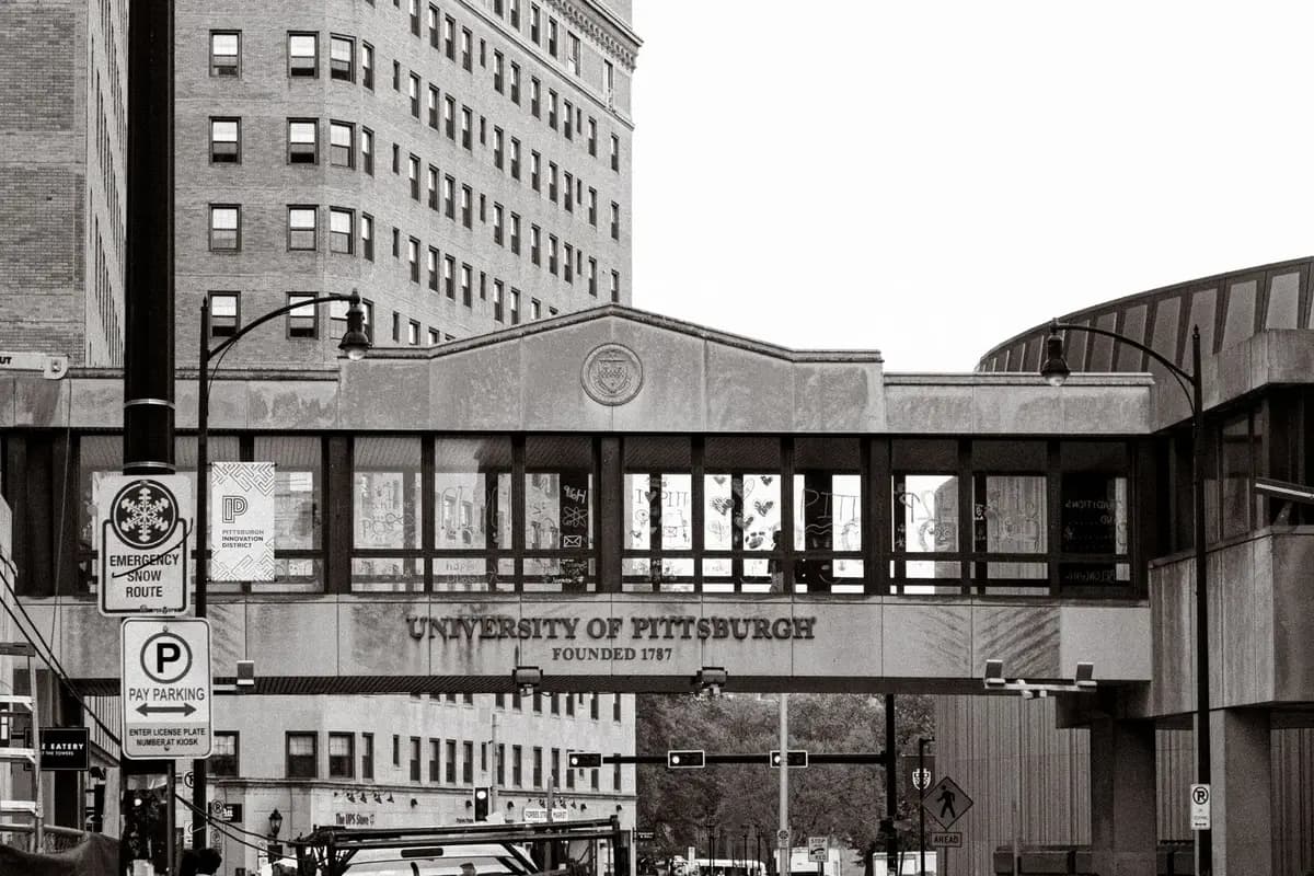 Downtown Pittsburgh, Pennsylvania street scene